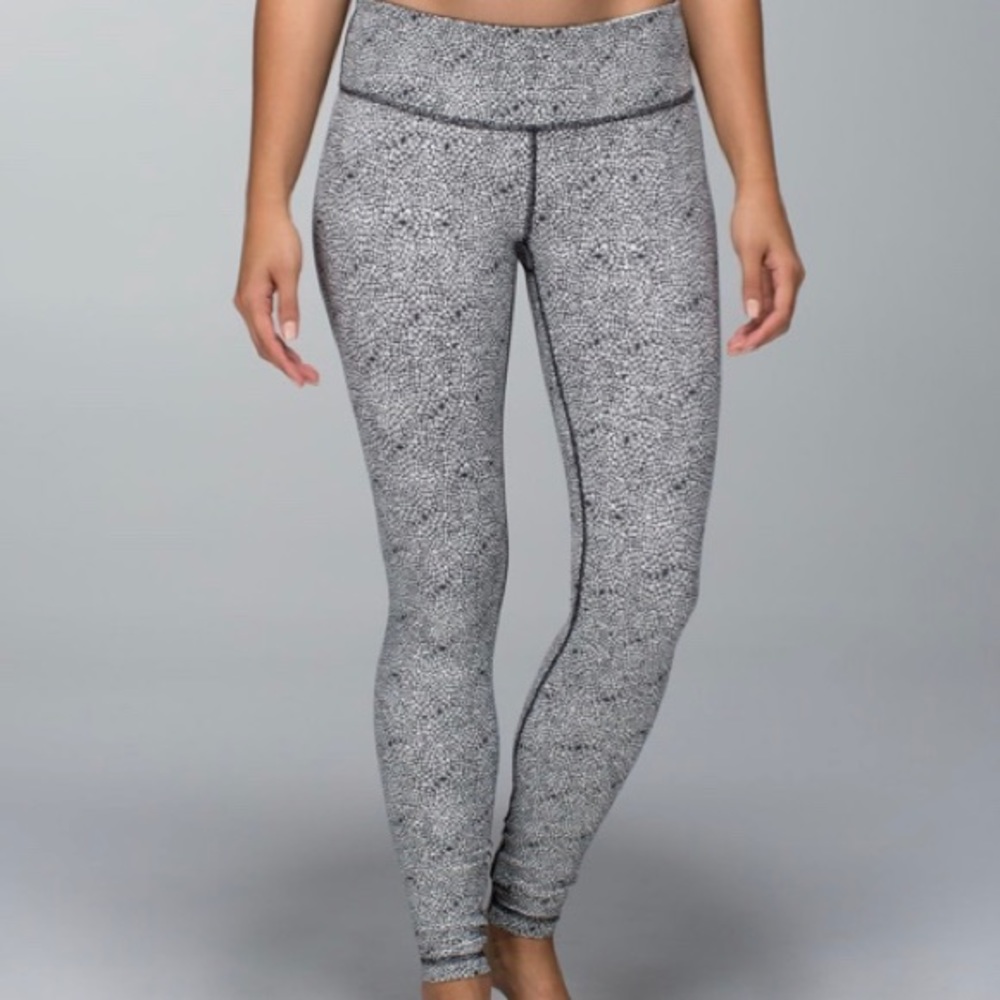 Lululemon Wunder Under Crop leggings SIZE 2